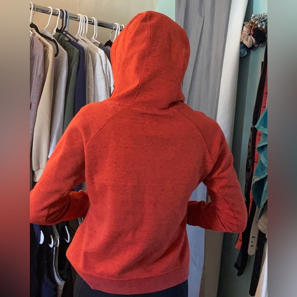 🌹Red cropped Nike hoodie🌹 - Picture 4 of 7